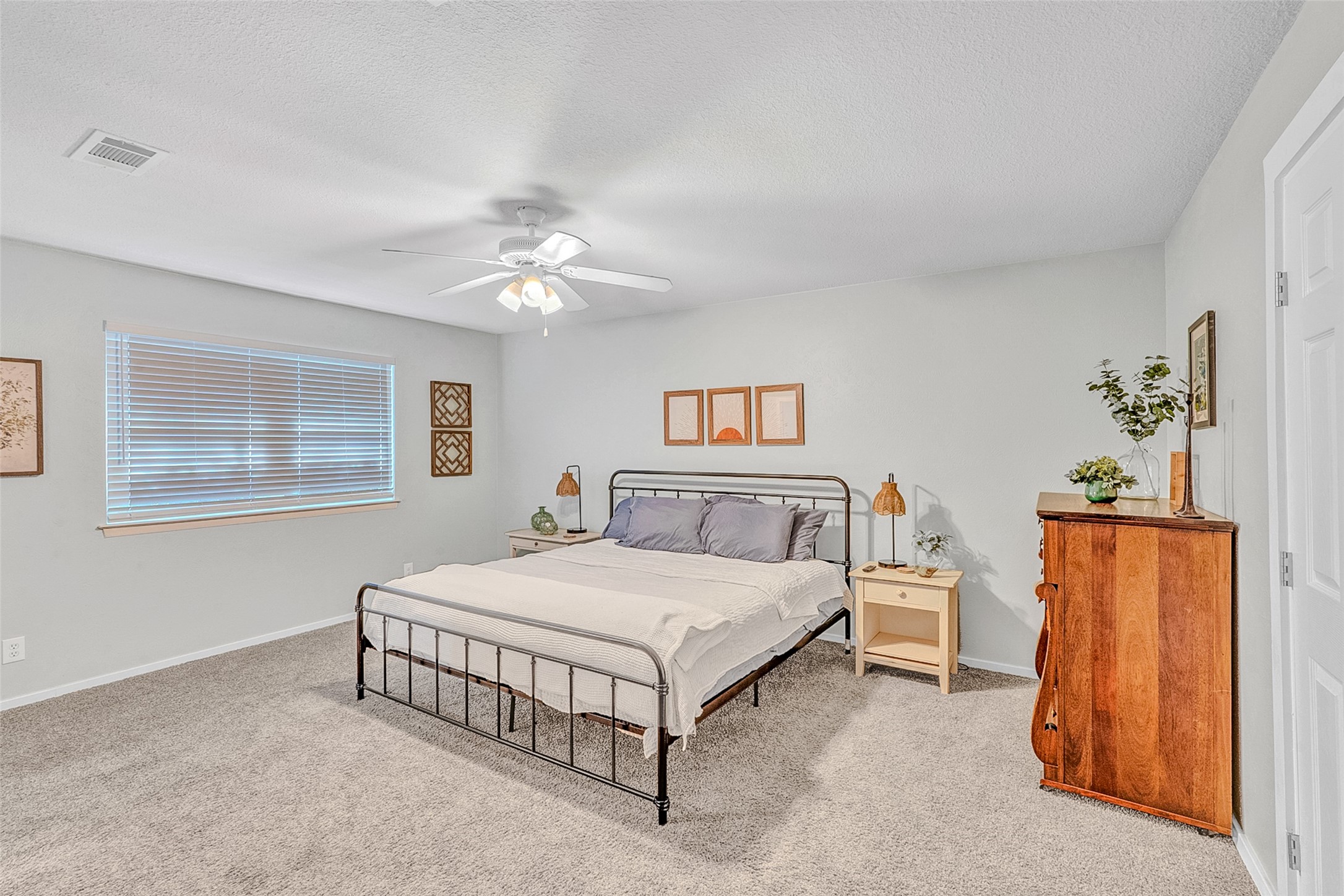 704 Tahiti Drive Granbury TX 76048