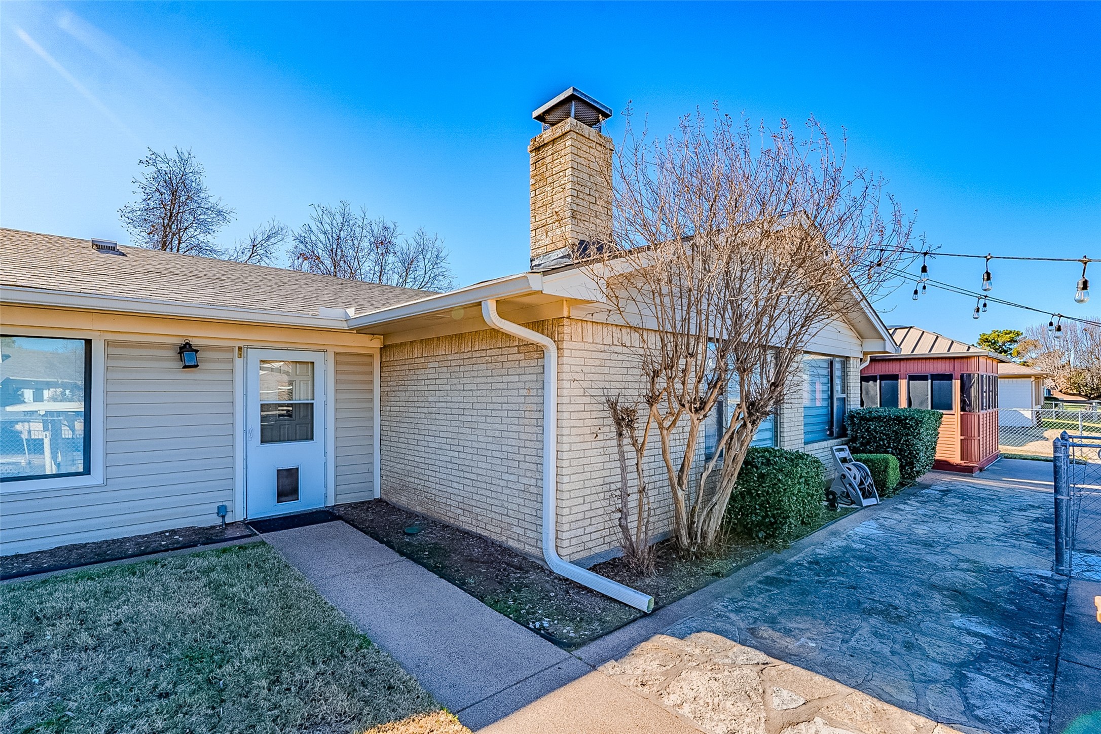 704 Tahiti Drive Granbury TX 76048