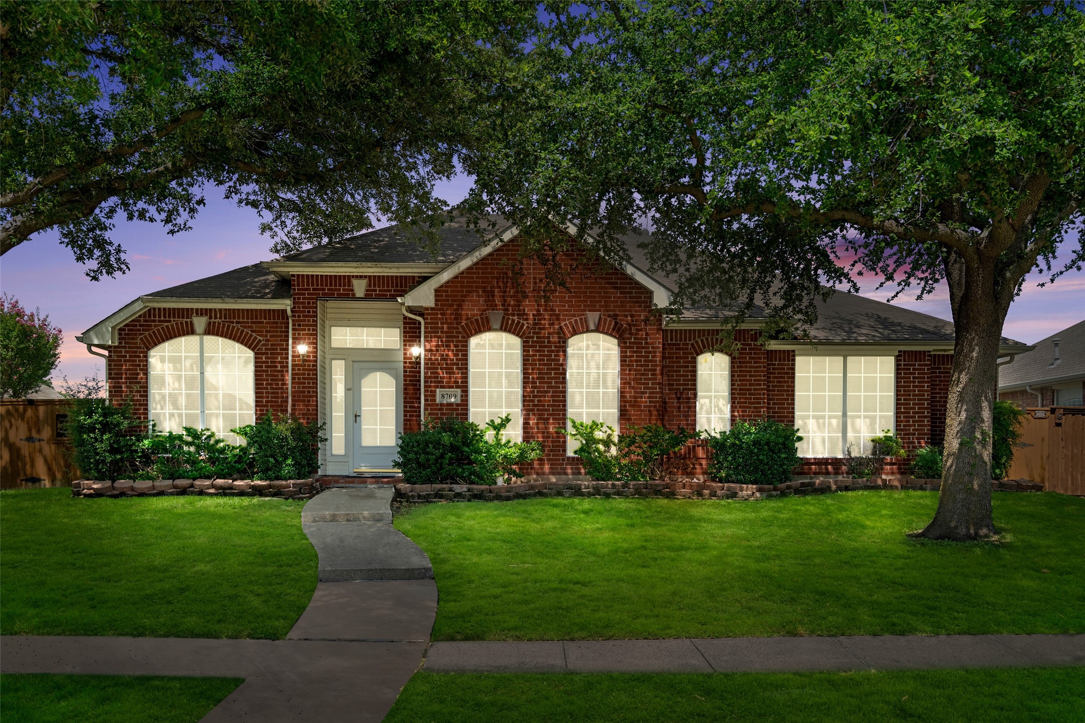 8709 Hartford Drive Rowlett TX 75089