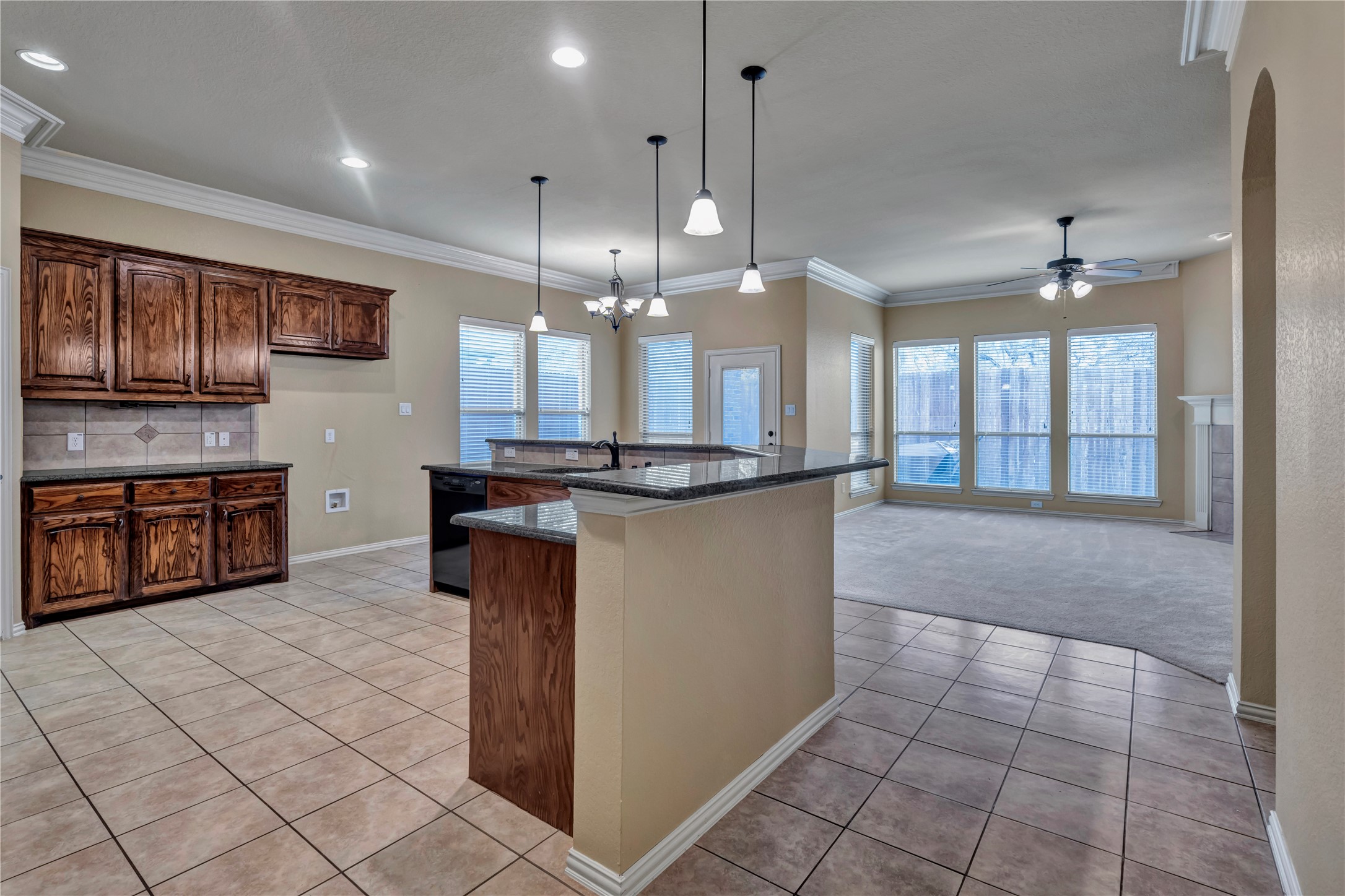 716 Crestridge Circle Euless TX 76040