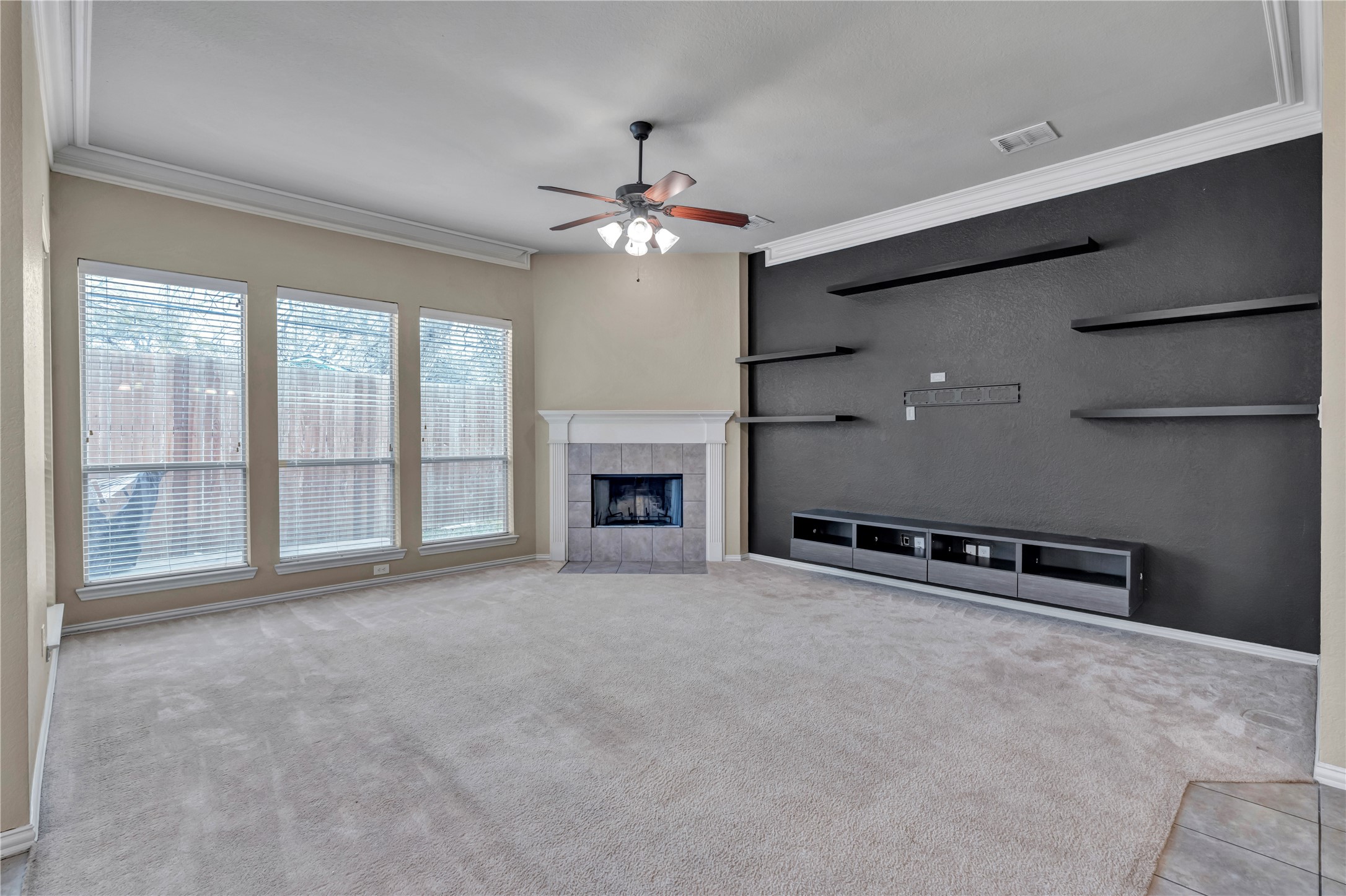 716 Crestridge Circle Euless TX 76040
