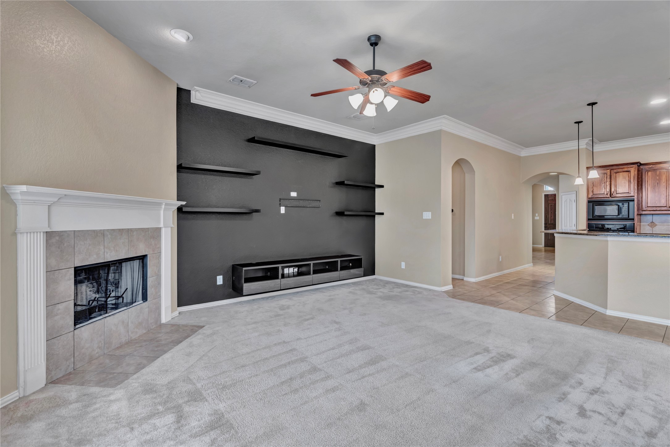 716 Crestridge Circle Euless TX 76040