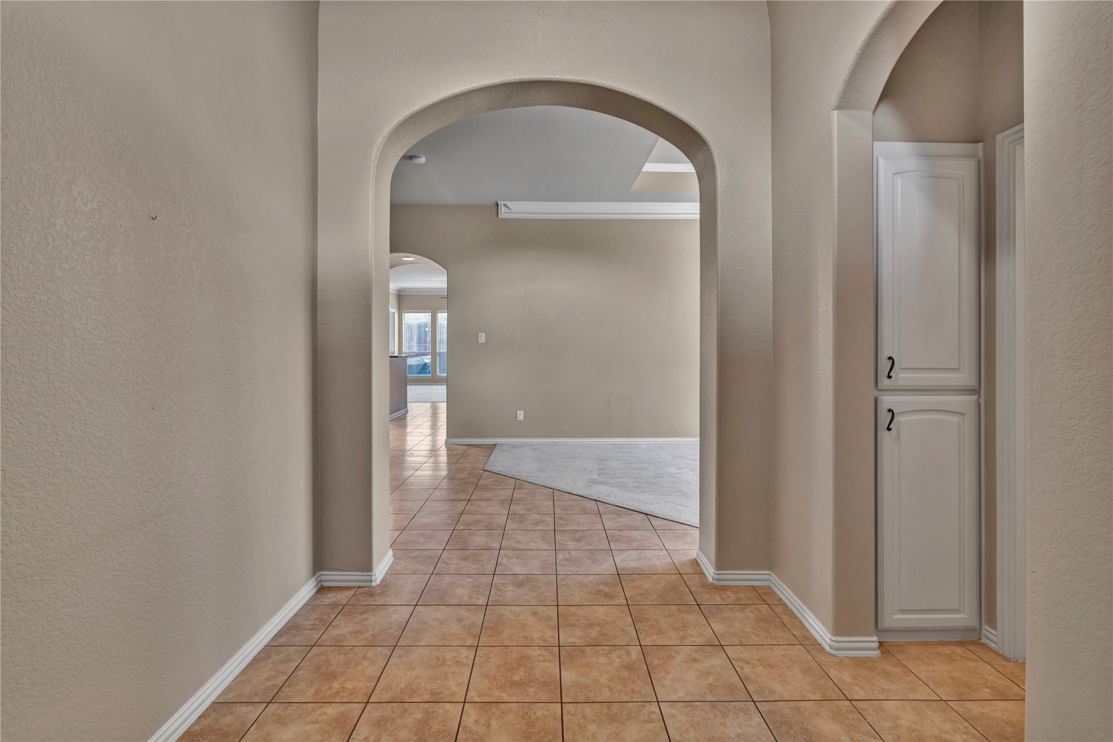 716 Crestridge Circle Euless TX 76040