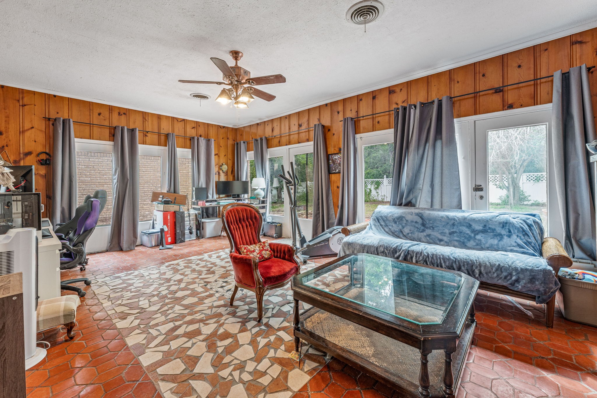 941 S Texas Street De Leon TX 76444