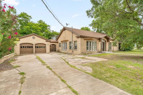 941 S Texas Street De Leon TX 76444