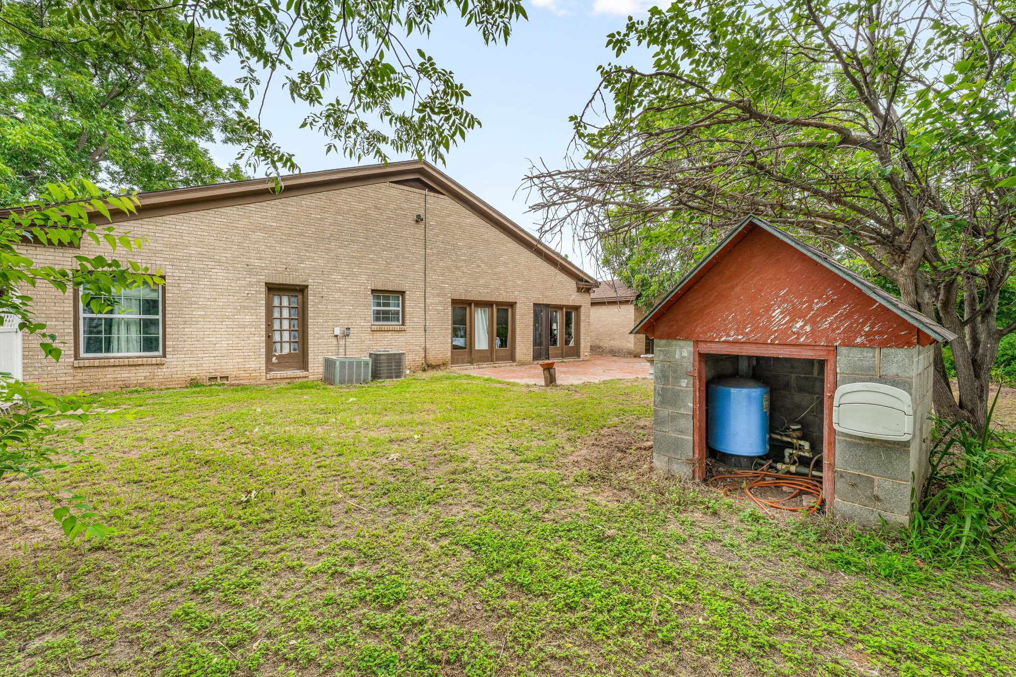 941 S Texas Street De Leon TX 76444