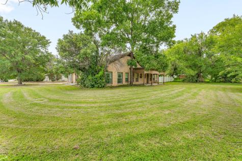 941 S Texas Street De Leon TX 76444