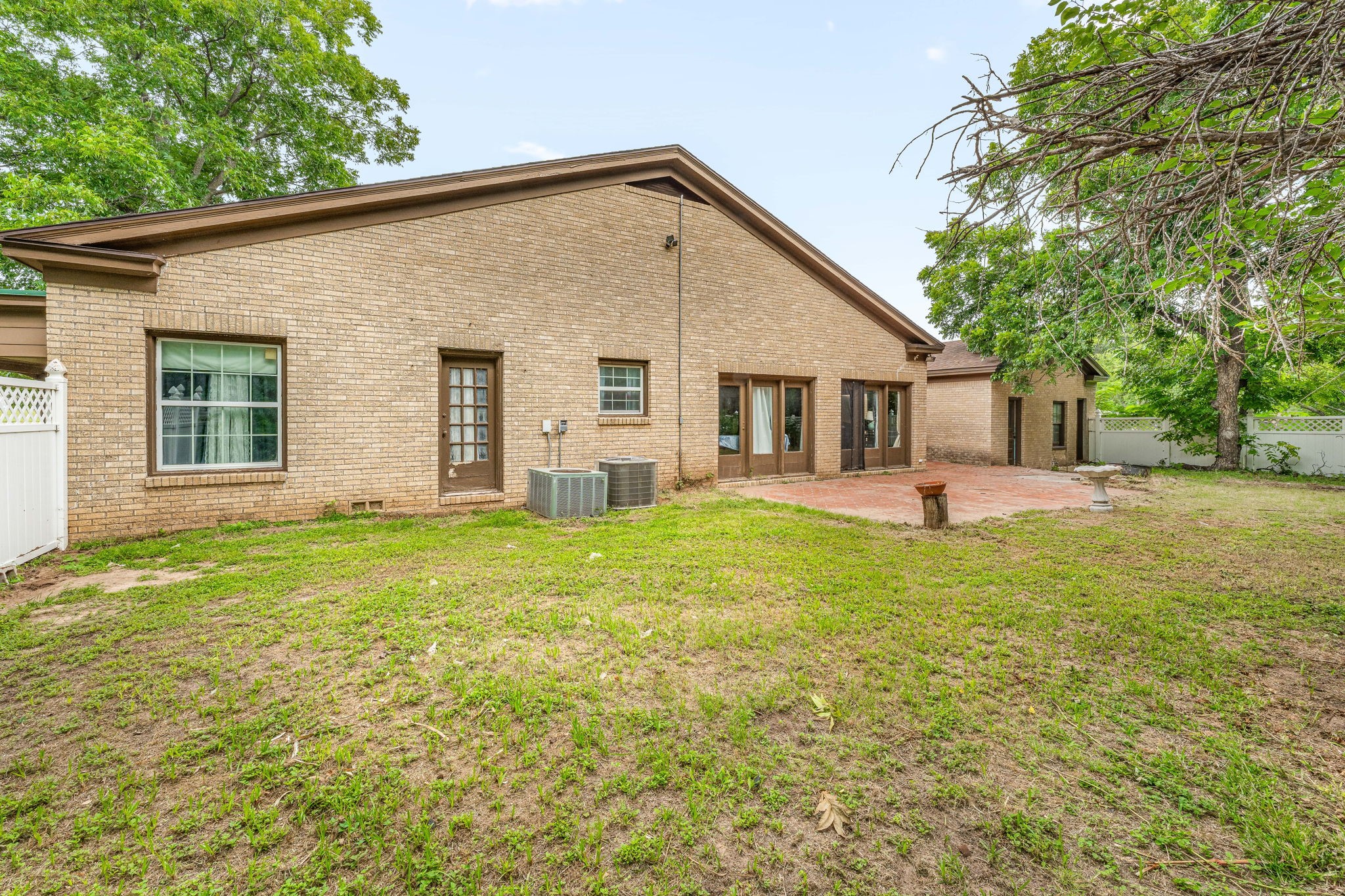 941 S Texas Street De Leon TX 76444