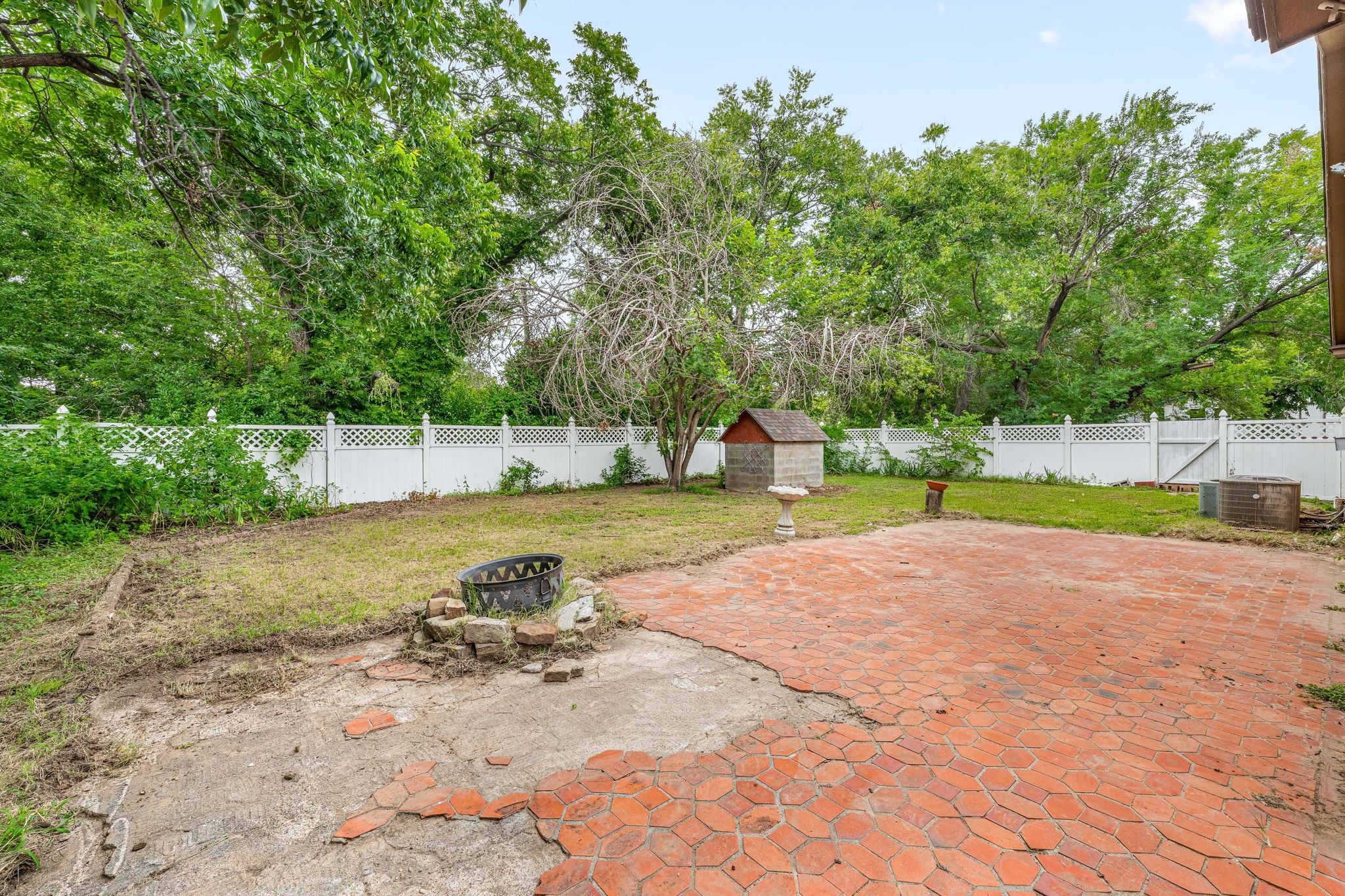 941 S Texas Street De Leon TX 76444