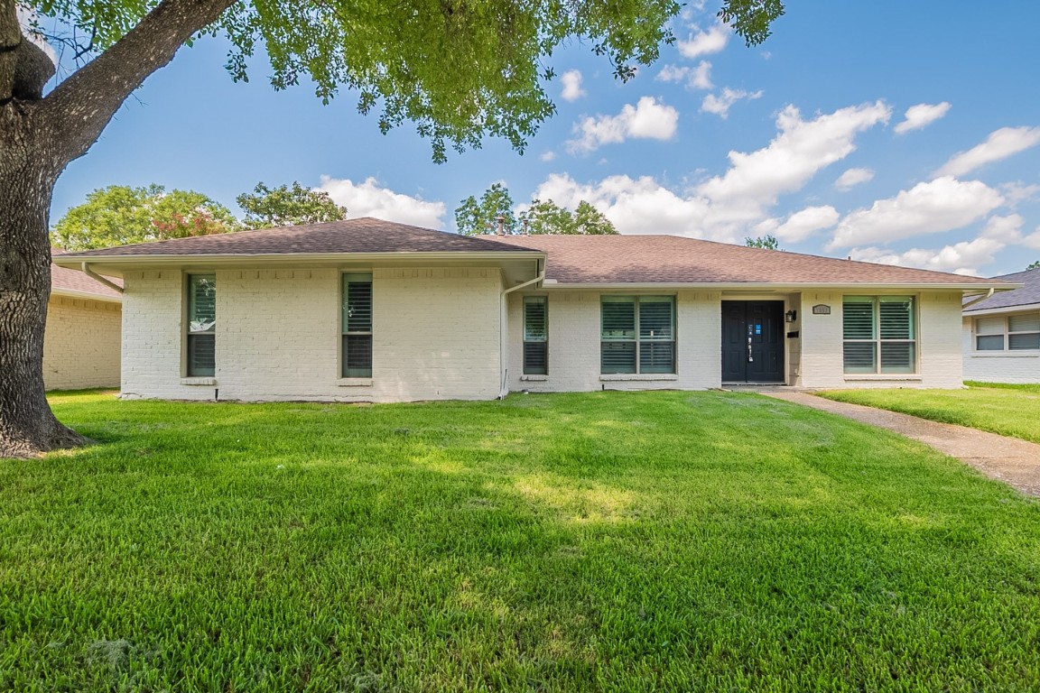 7853 La Manga Drive Dallas TX 75248