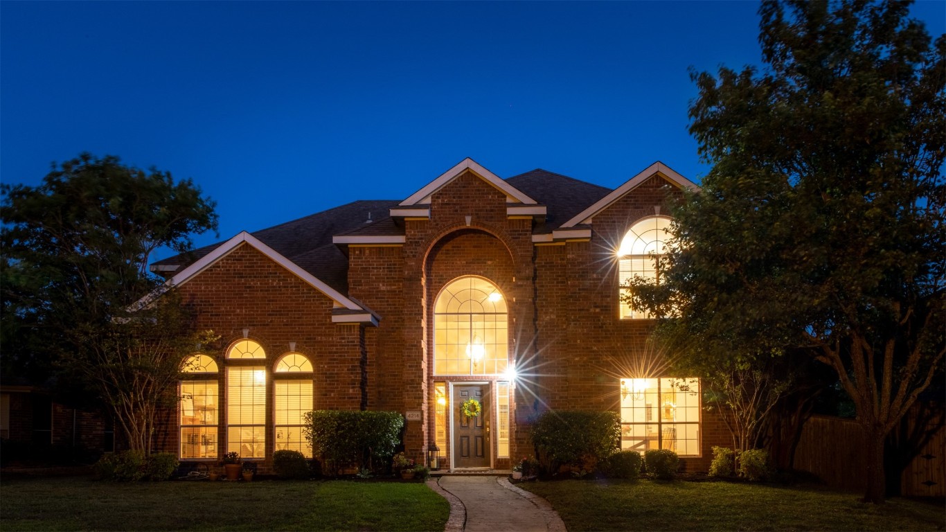 4214 Glistening Springs Rowlett TX 75088-6494