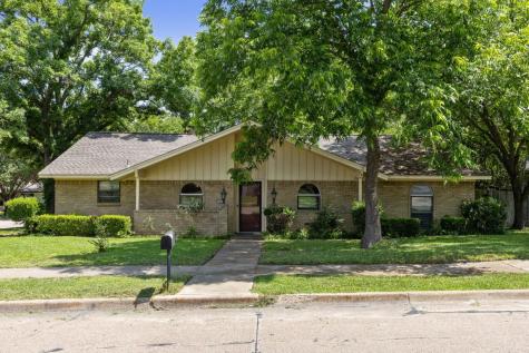 1301 Sundale Street Ennis TX 75119