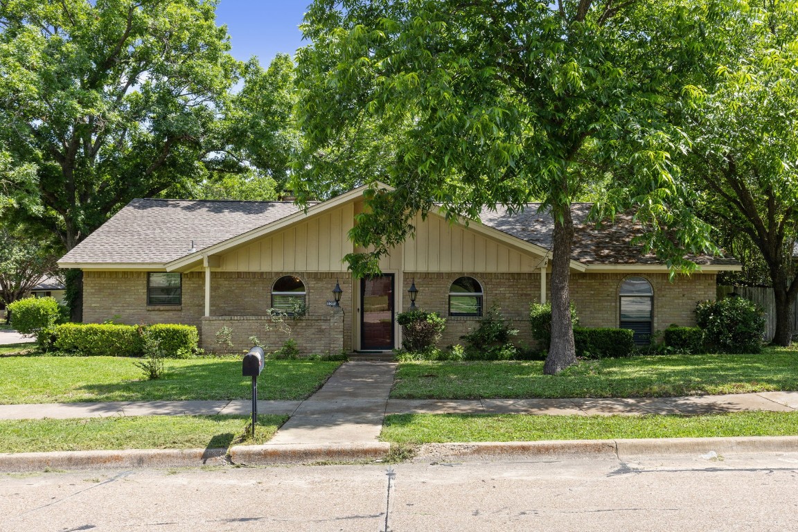 1301 Sundale Street Ennis TX 75119