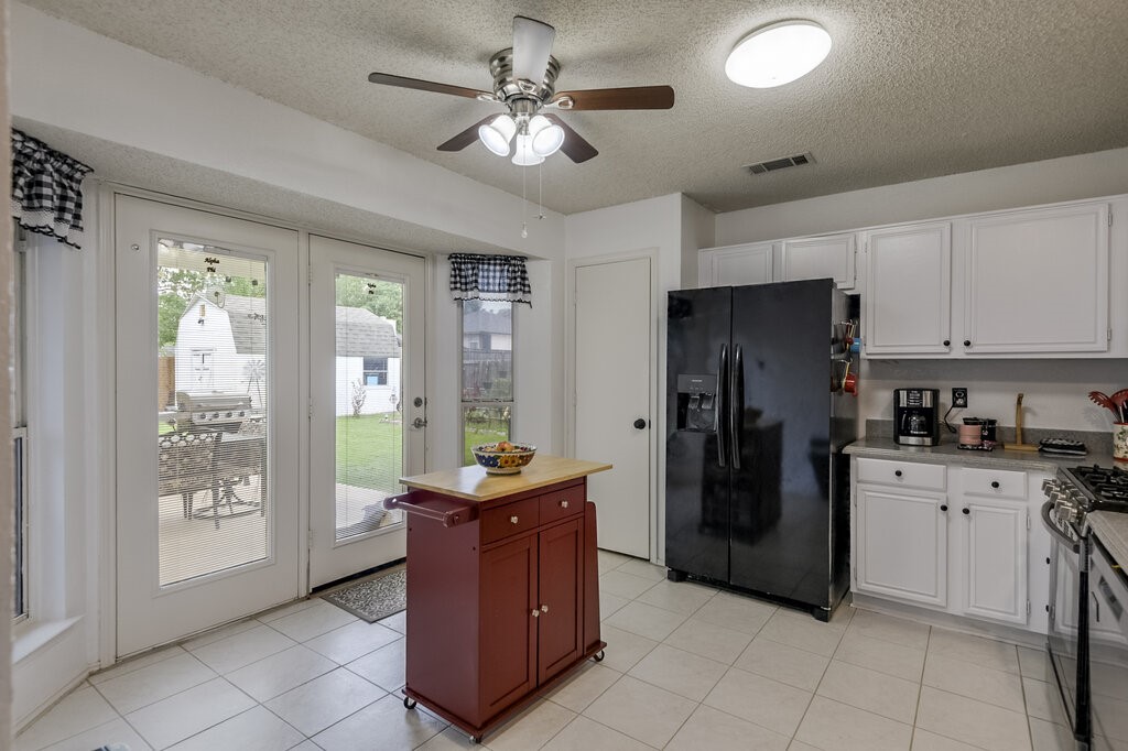 2813 White Oak Drive Grand Prairie TX 75052
