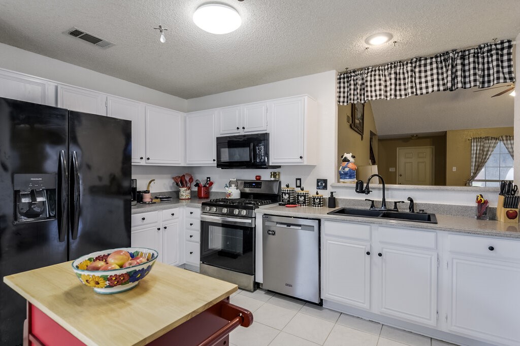 2813 White Oak Drive Grand Prairie TX 75052