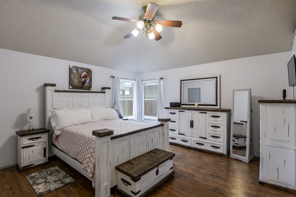 2813 White Oak Drive Grand Prairie TX 75052