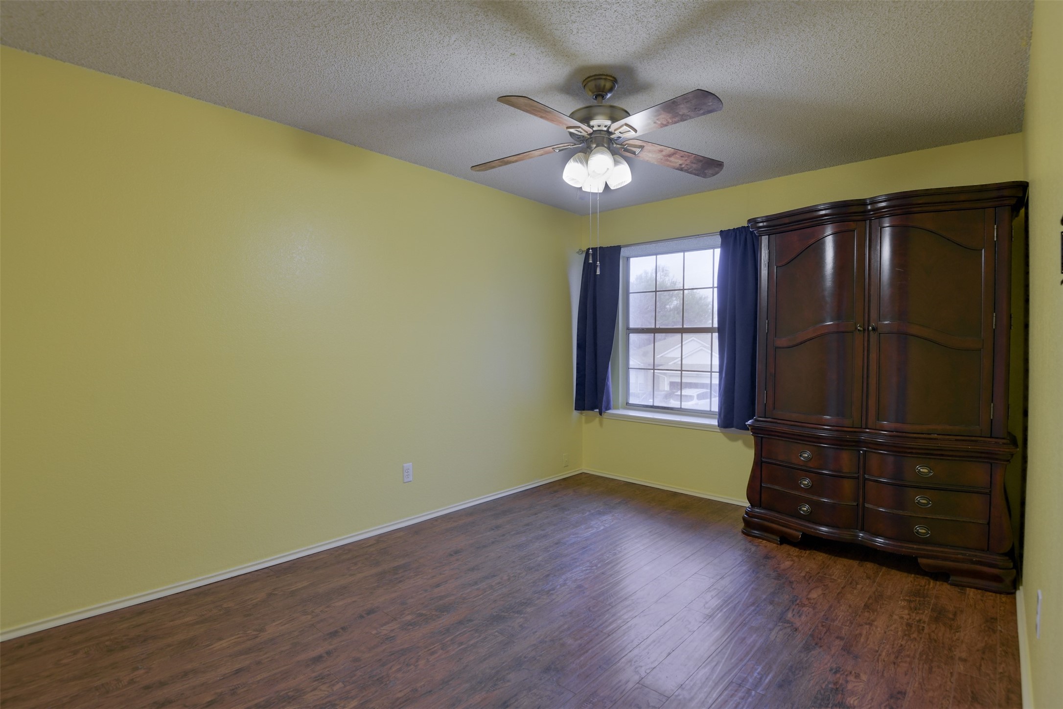 2813 White Oak Drive Grand Prairie TX 75052