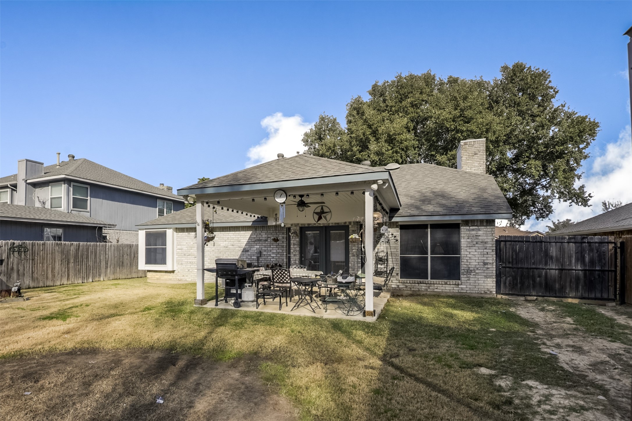 2813 White Oak Drive Grand Prairie TX 75052