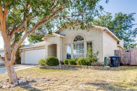 10913 Deauville Circle S Fort Worth TX 76108