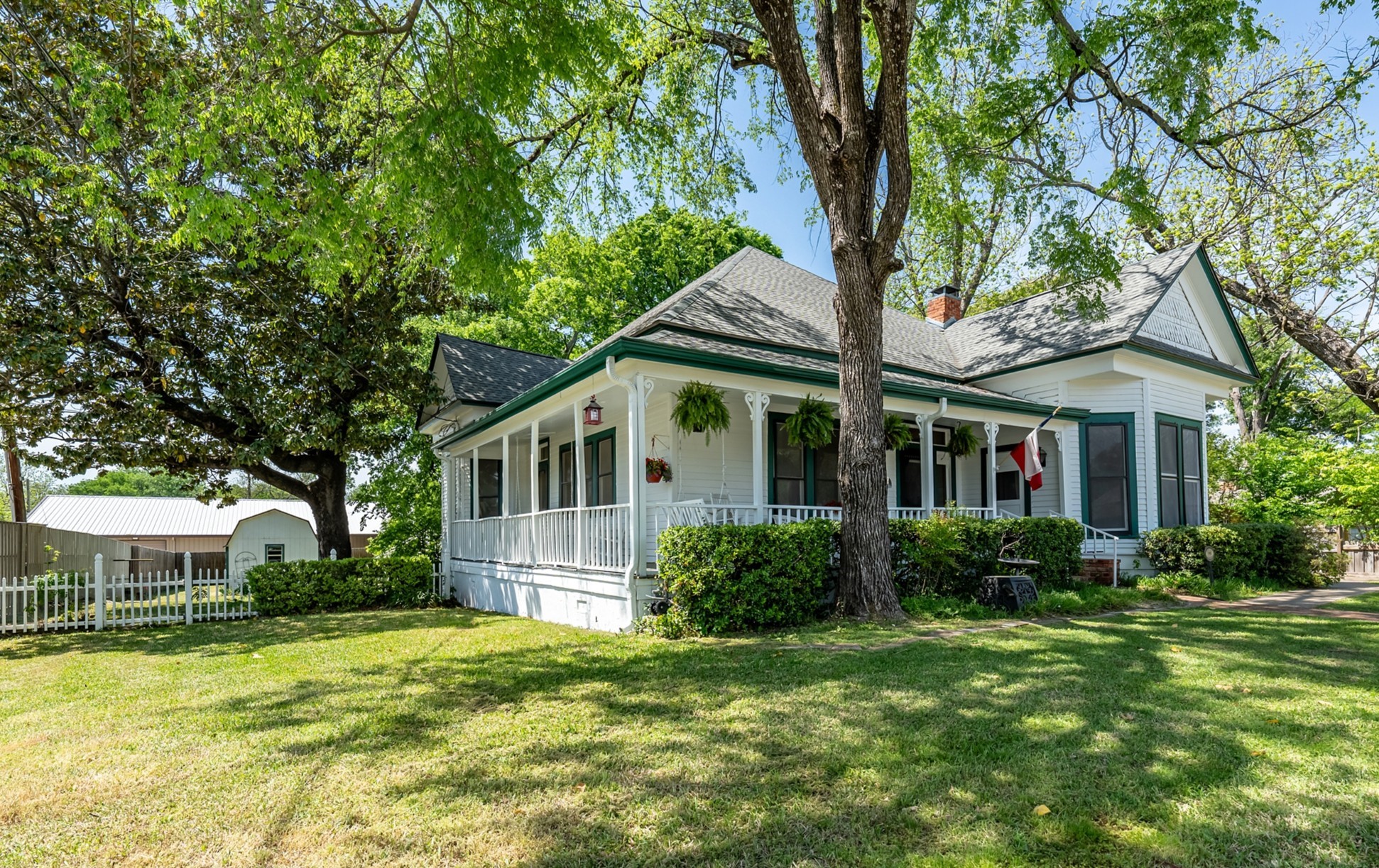 701 N Johnson Street Mineola TX 75773