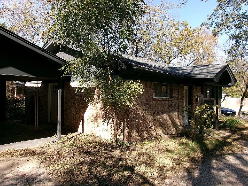 1711 Ash Street Commerce TX 75428