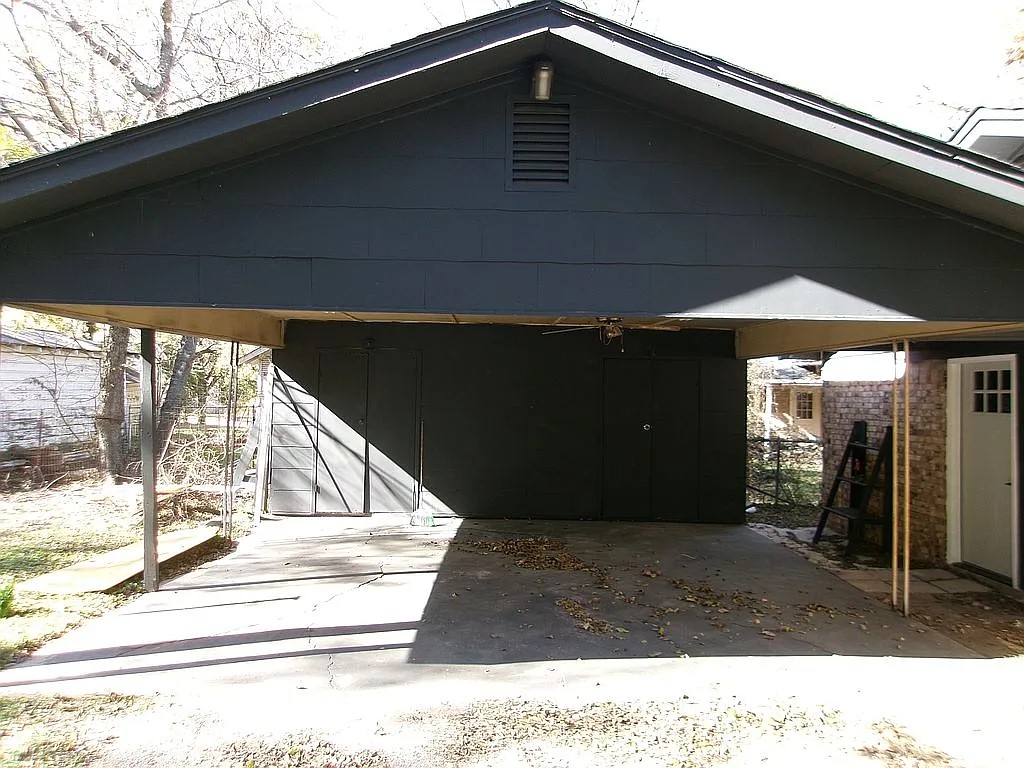 1711 Ash Street Commerce TX 75428