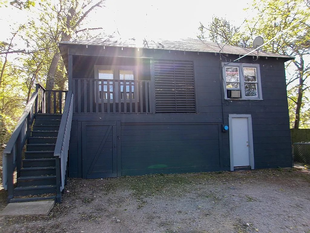 1711 Ash Street Commerce TX 75428