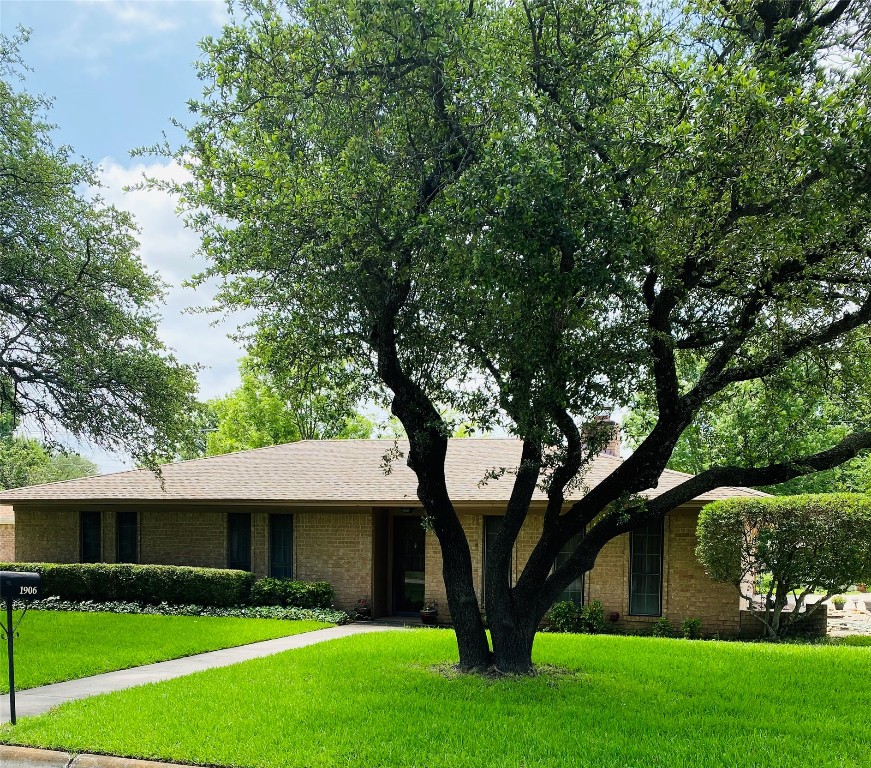 1906 Maplewood Court Gainesville TX 76240