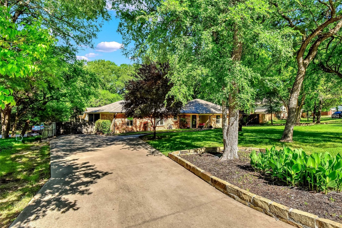 1612 Norwood Street Sherman TX 75092
