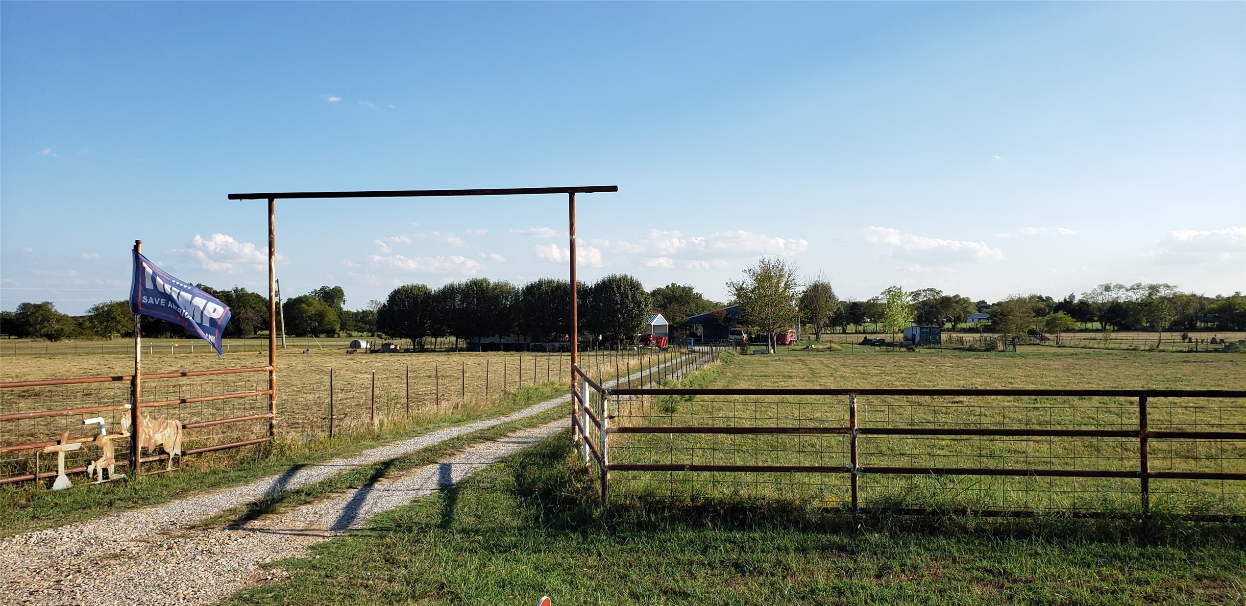 806 N Fm 1752 Savoy TX 75479