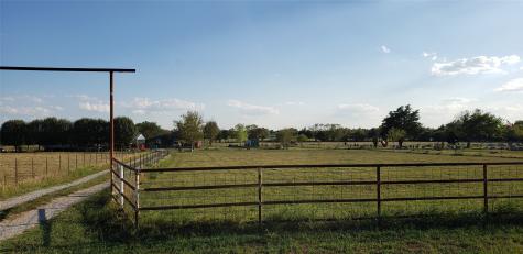 806 N Fm 1752 Savoy TX 75479