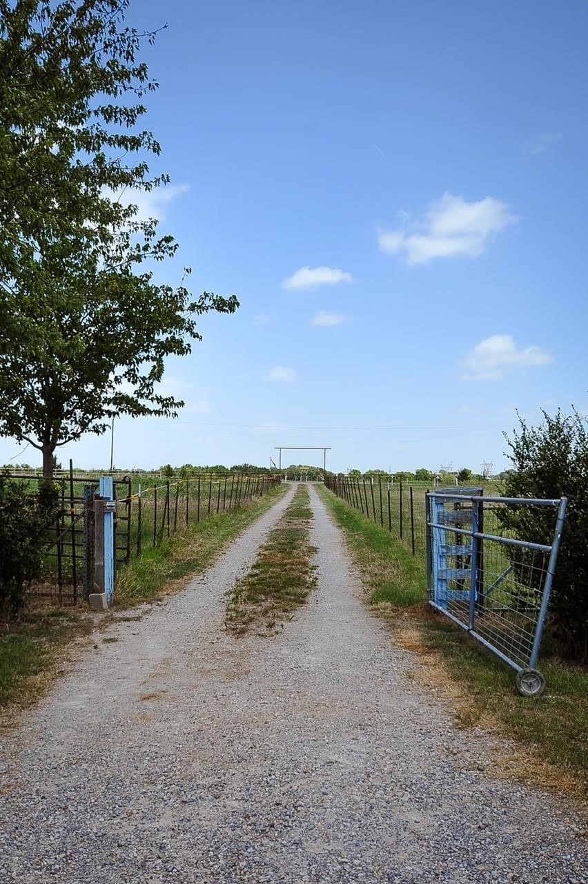 806 N Fm 1752 Savoy TX 75479