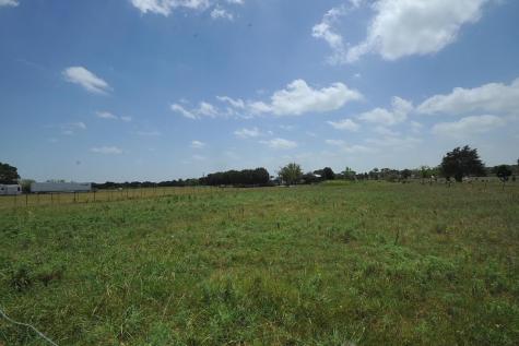 806 N Fm 1752 Savoy TX 75479