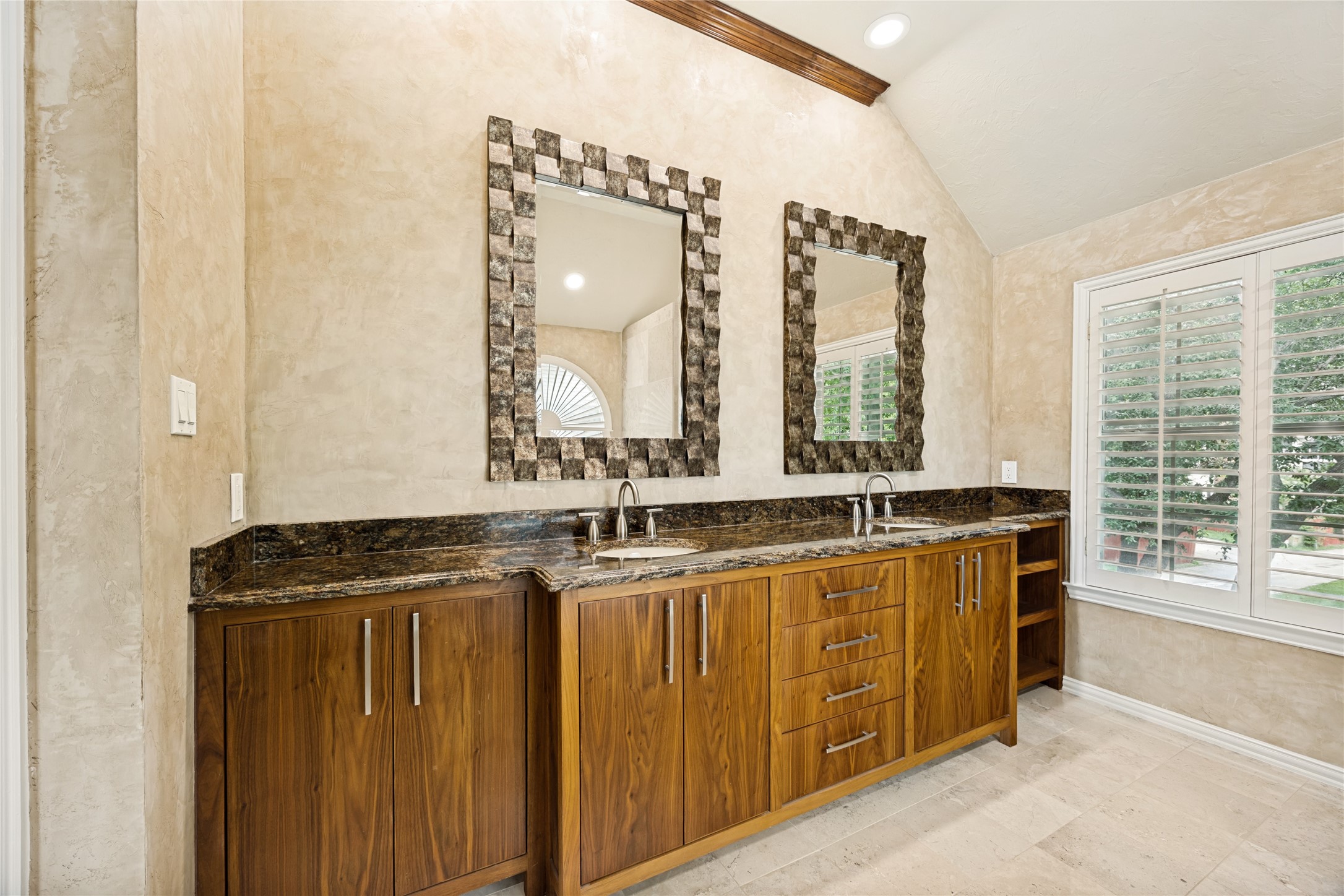 316 Riverwalk Lane Irving TX 75063
