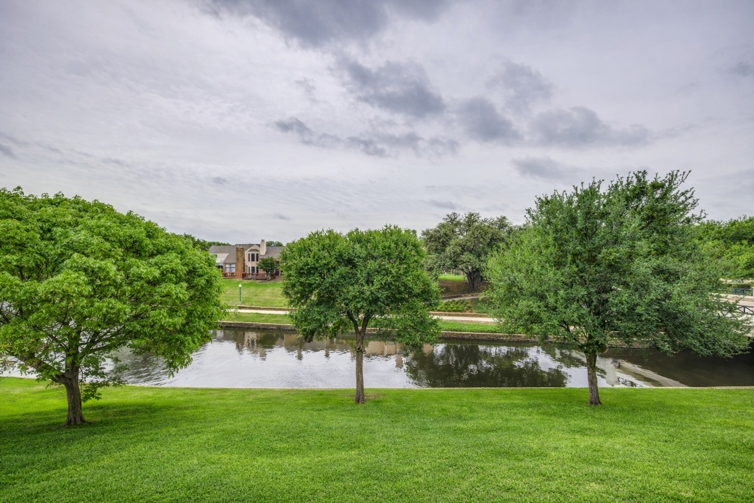 316 Riverwalk Lane Irving TX 75063
