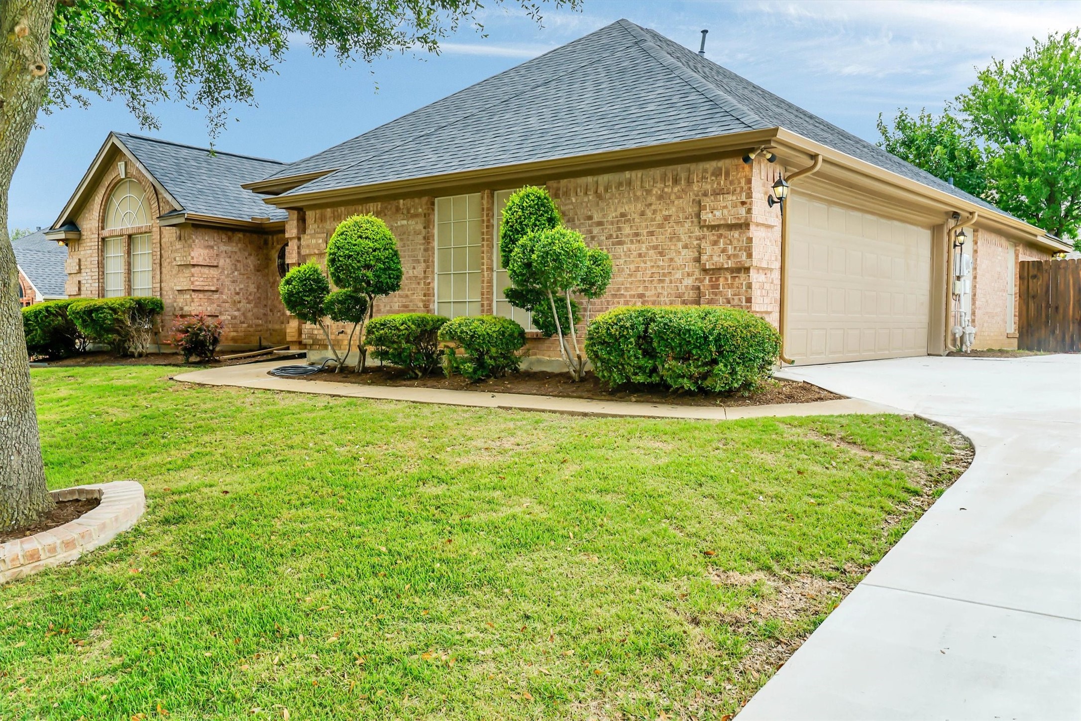 428 Shelby Drive Burleson TX 76028