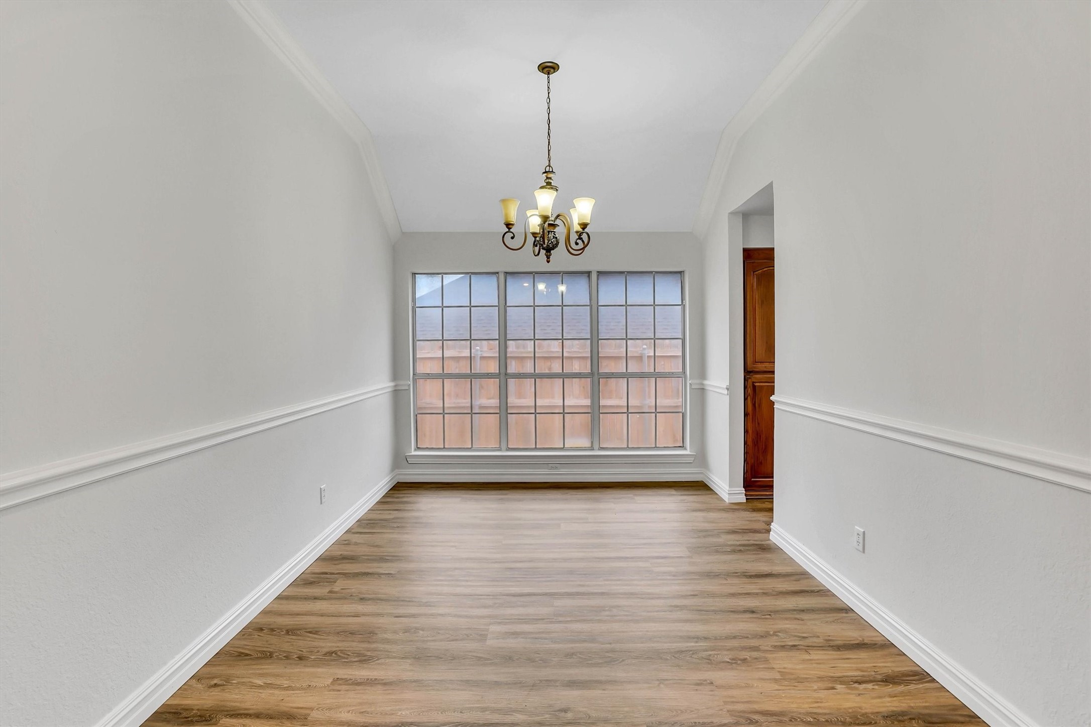 428 Shelby Drive Burleson TX 76028