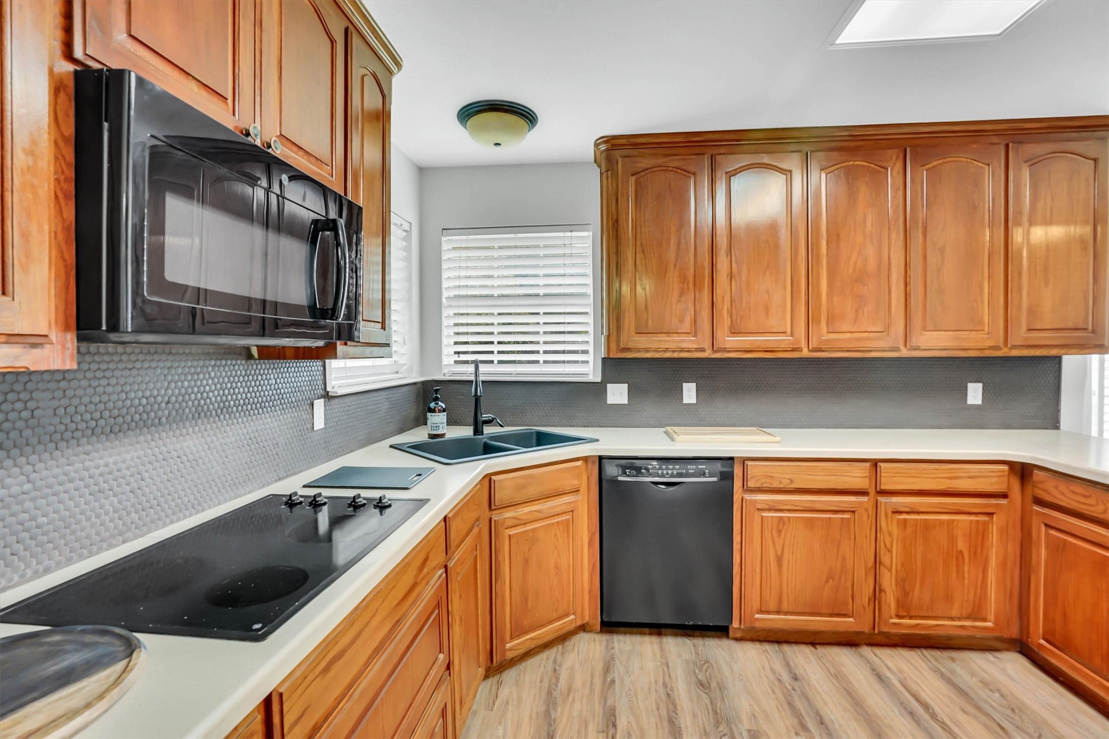 428 Shelby Drive Burleson TX 76028