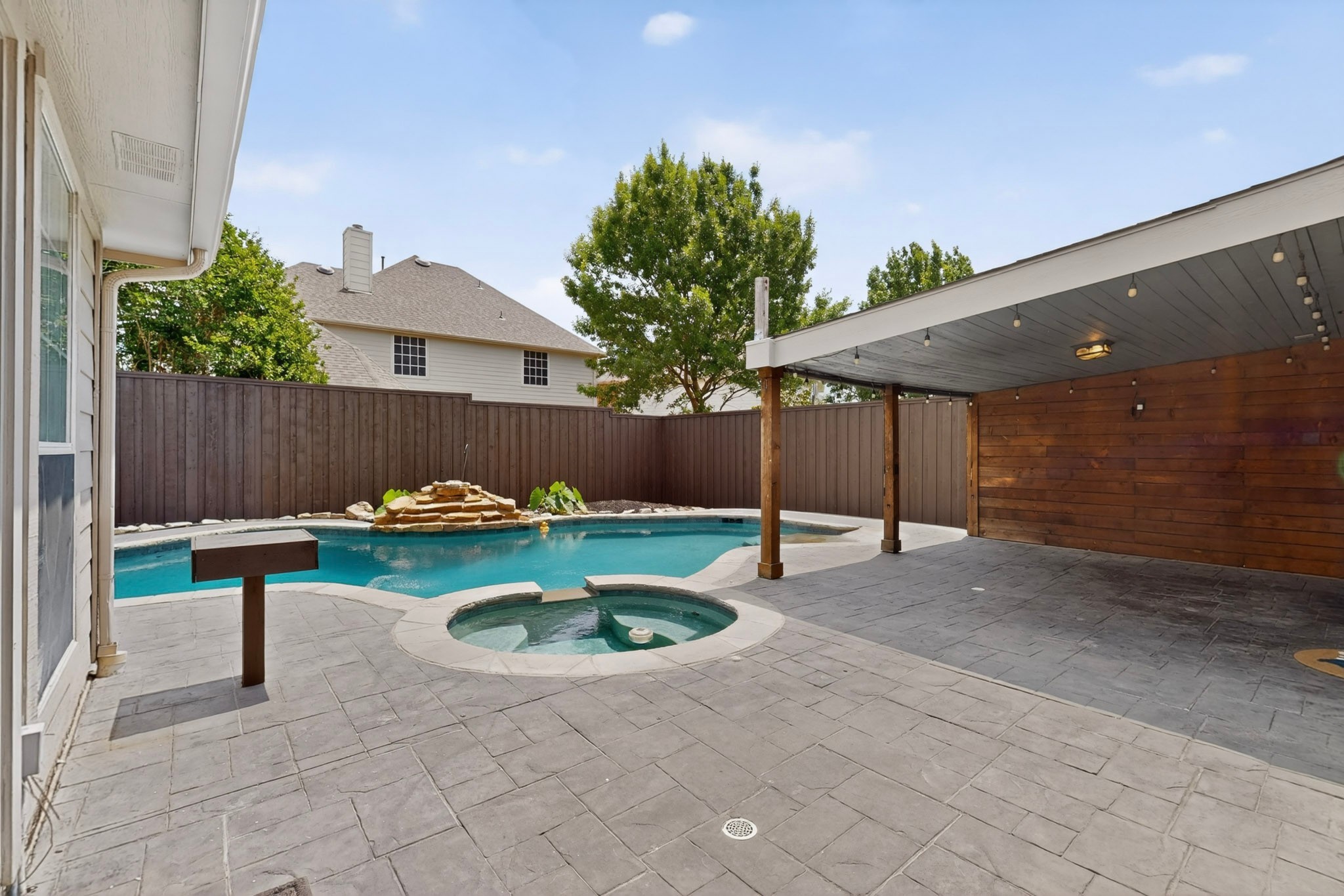 5915 Fieldcrest Lane Sachse TX 75048