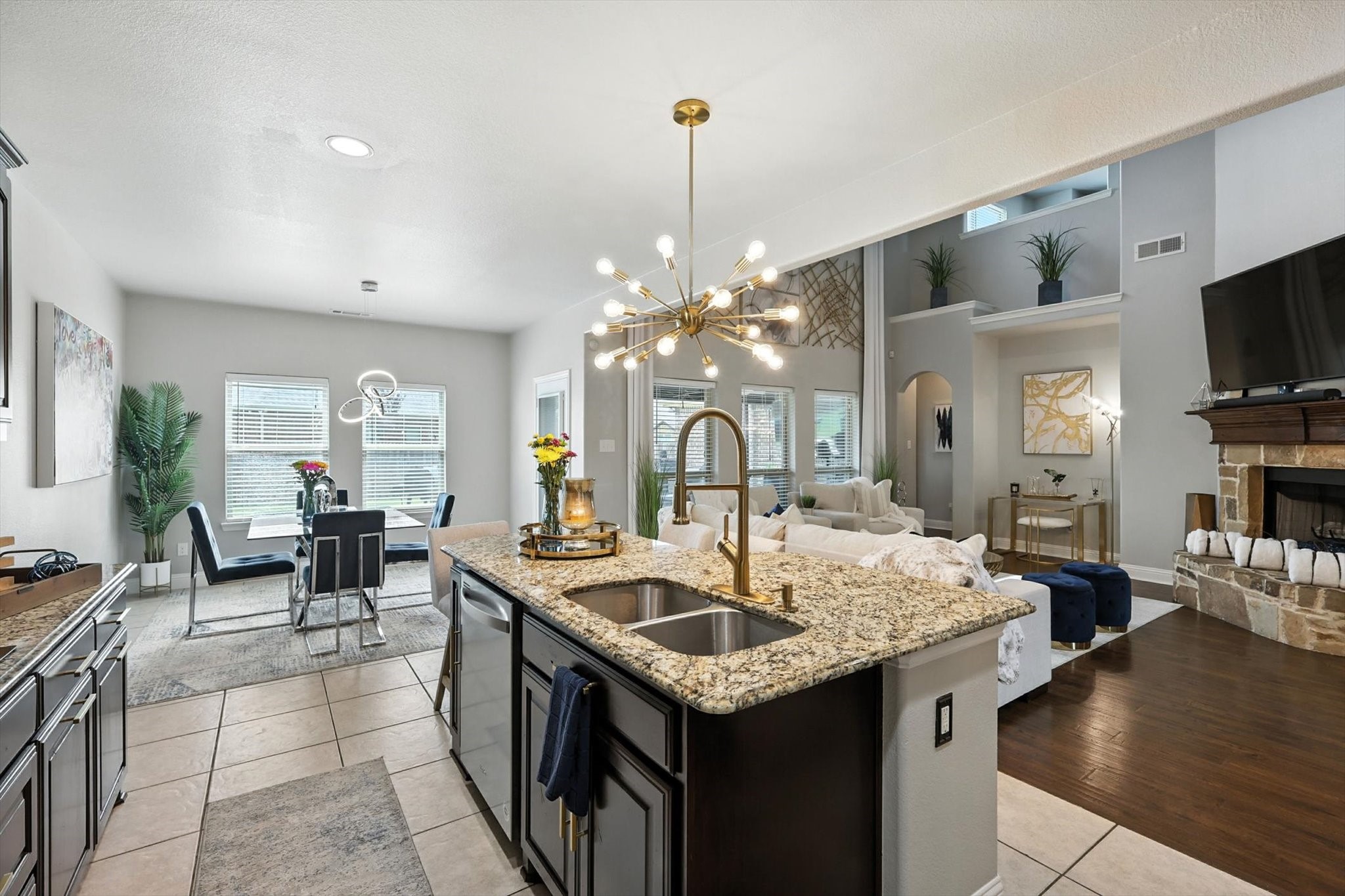 337 Pecos Drive Burleson TX 76028