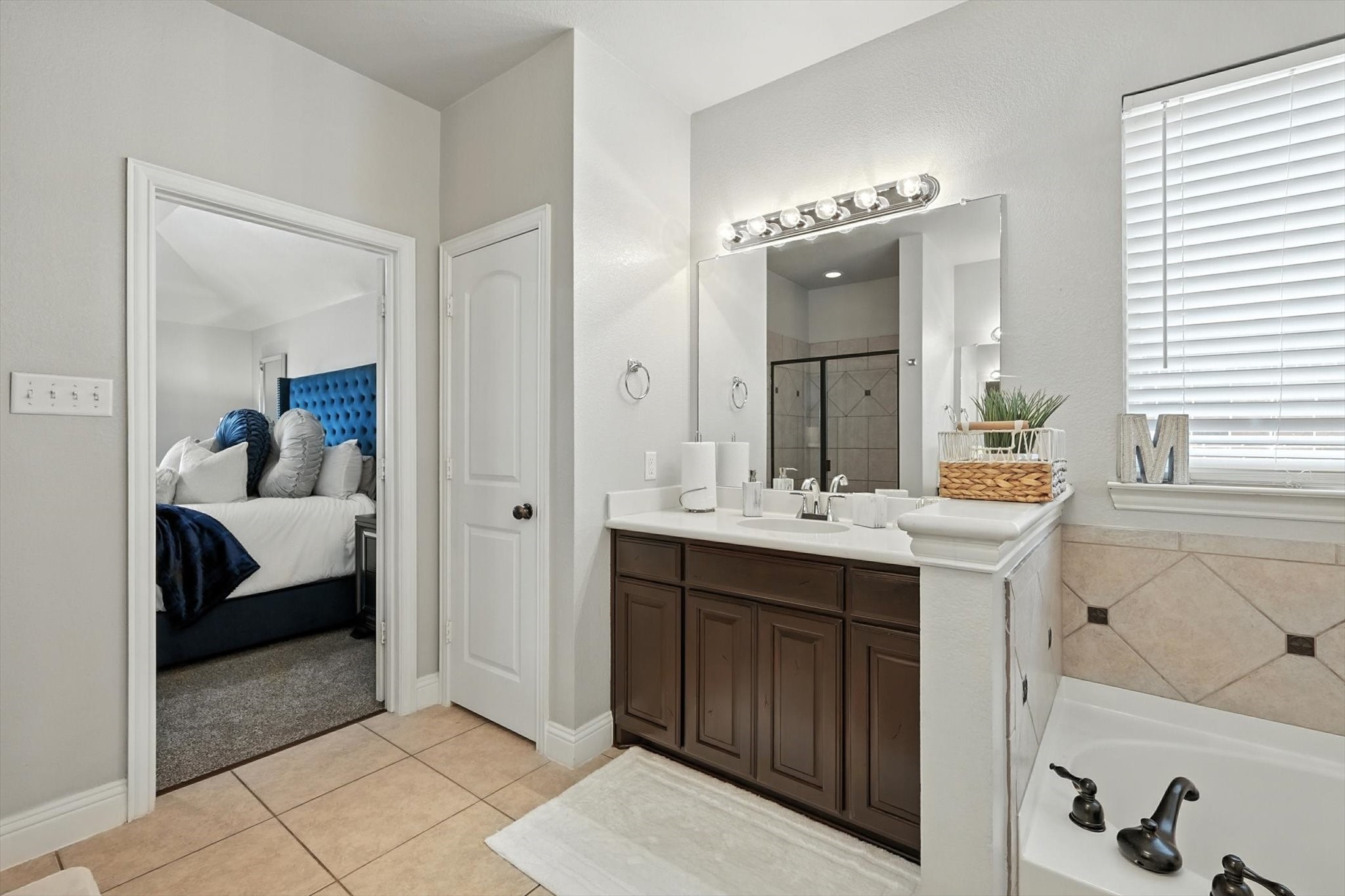 337 Pecos Drive Burleson TX 76028