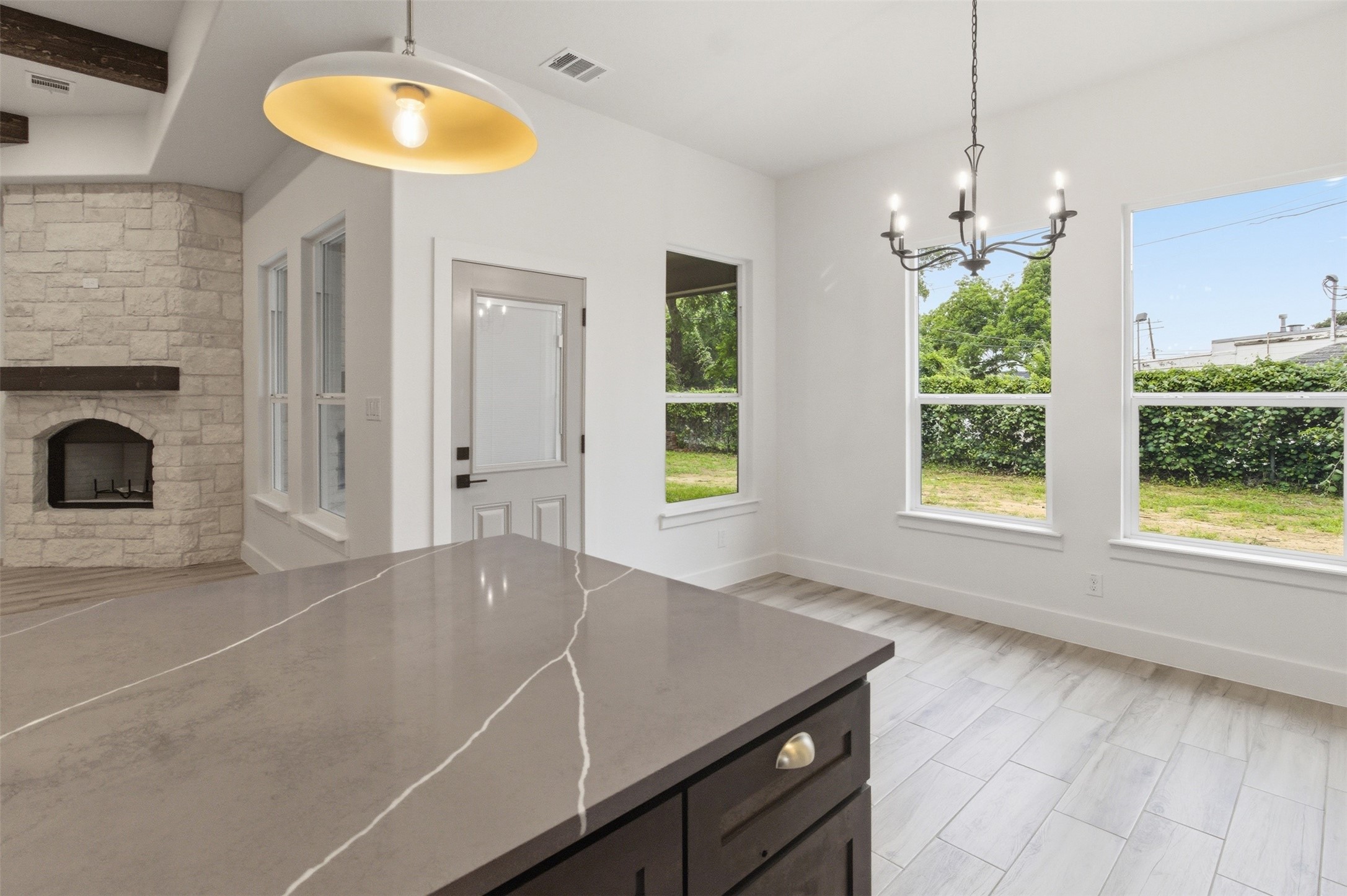 713 Club Oak Drive River Oaks TX 76114