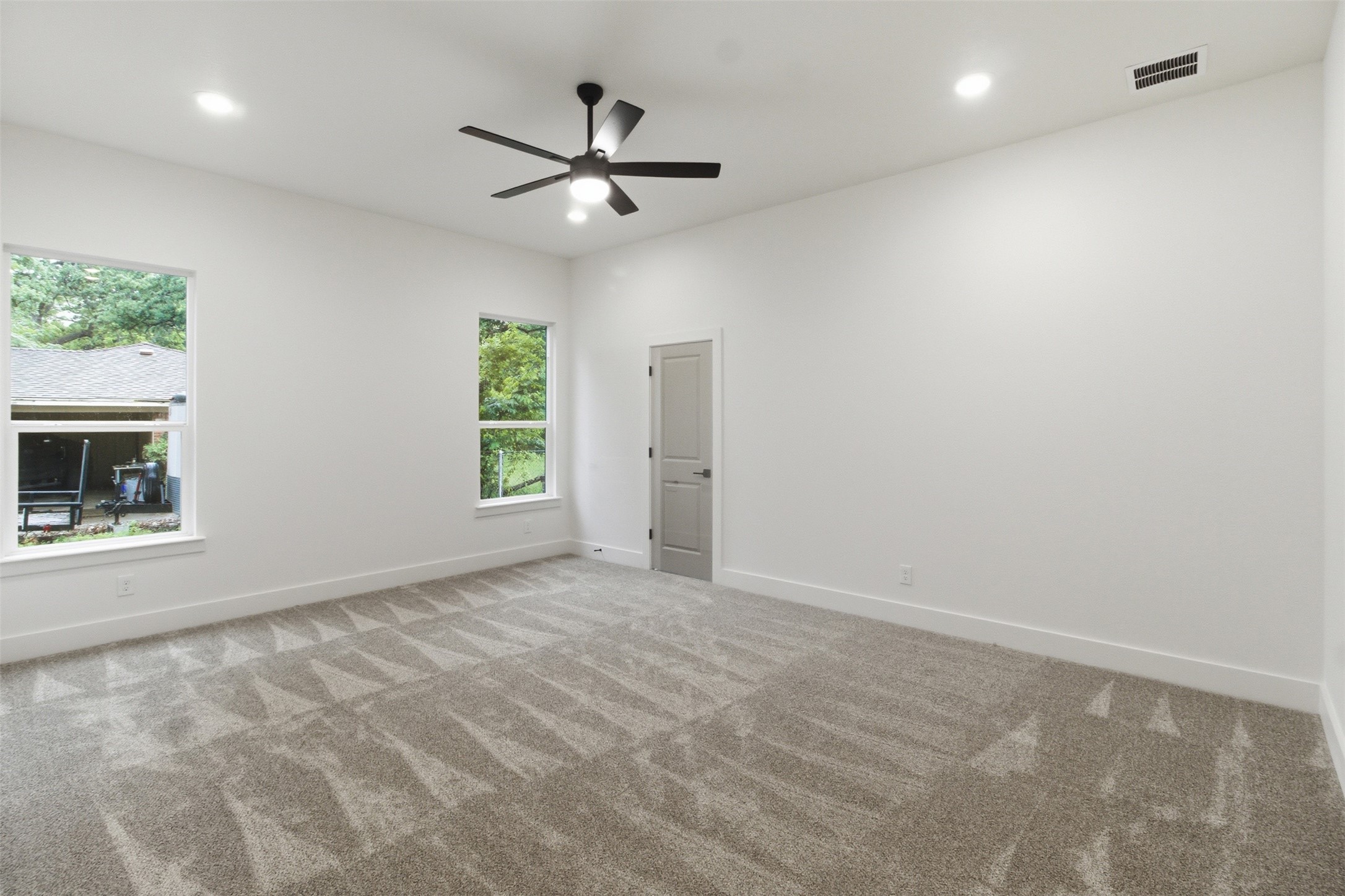 713 Club Oak Drive River Oaks TX 76114