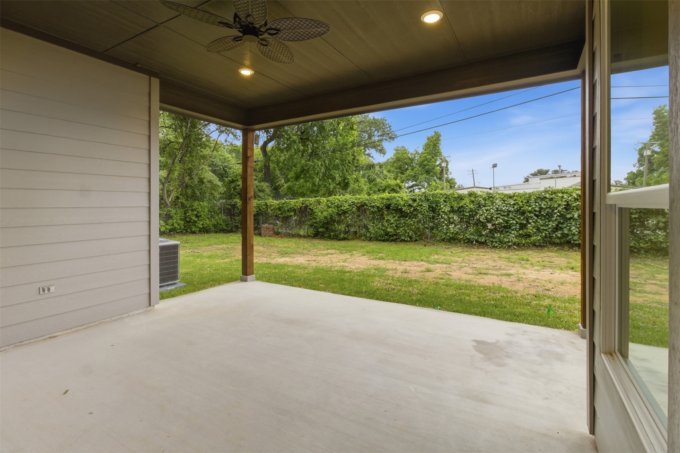 713 Club Oak Drive River Oaks TX 76114