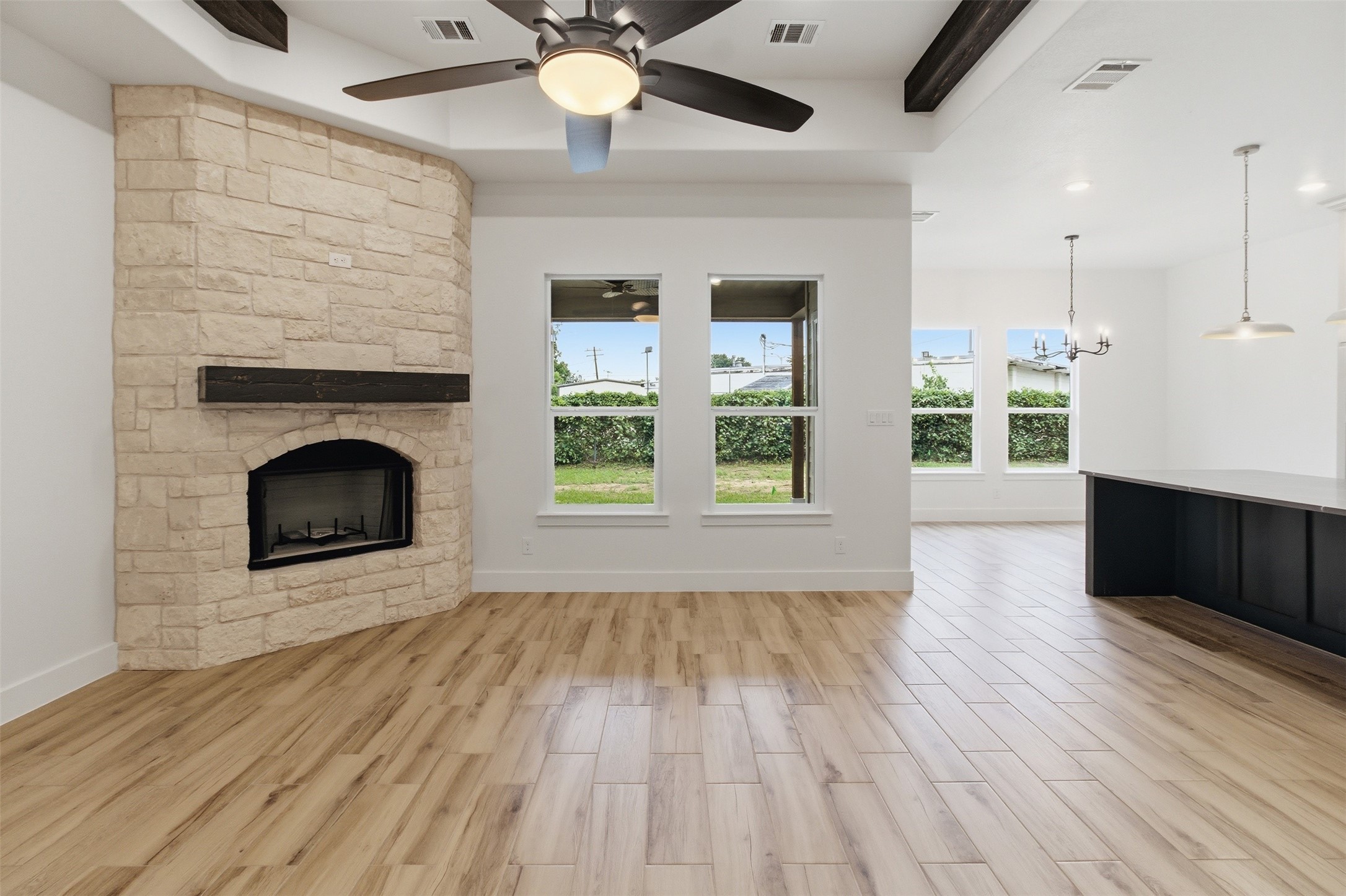 713 Club Oak Drive River Oaks TX 76114