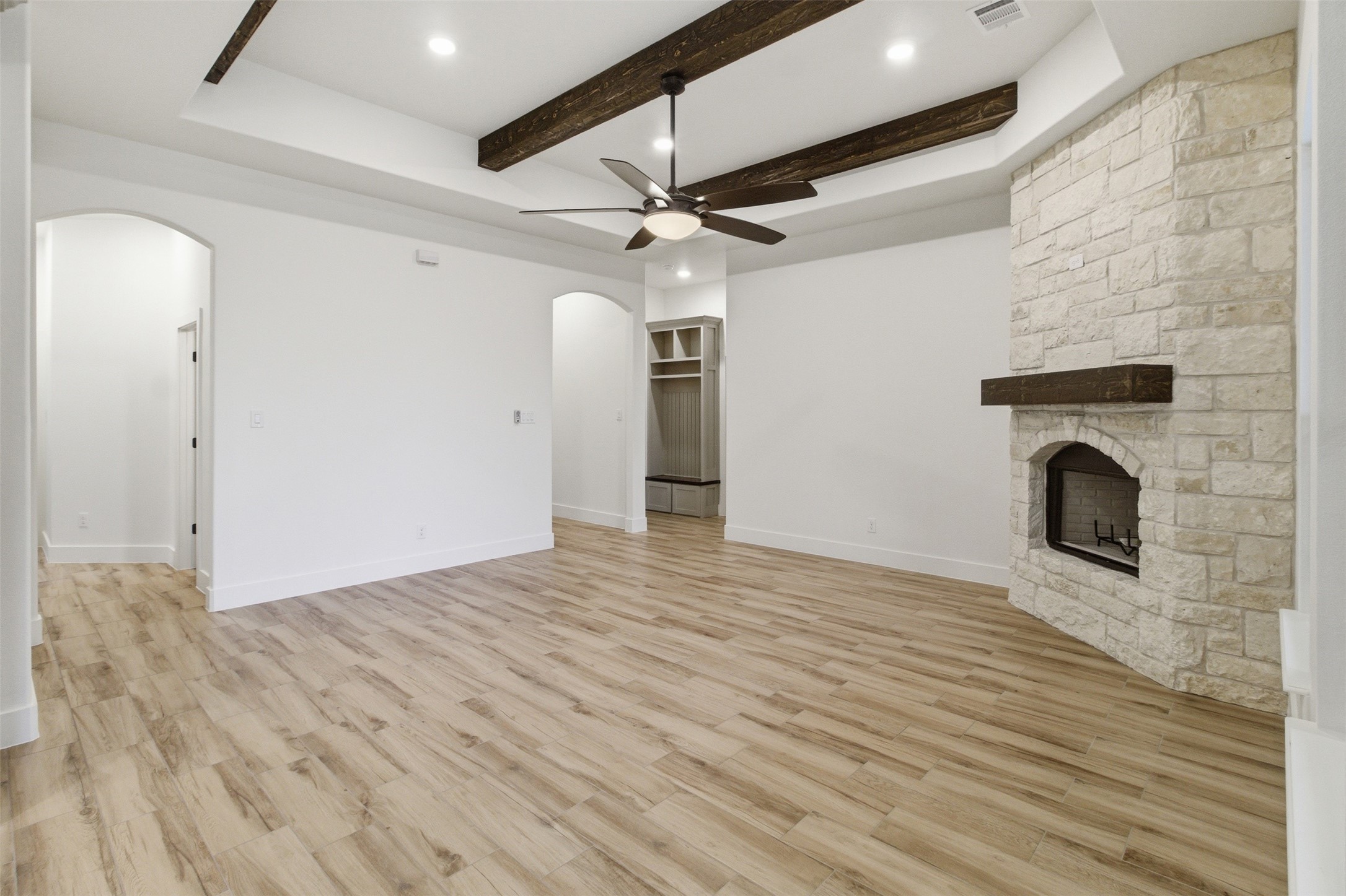 713 Club Oak Drive River Oaks TX 76114