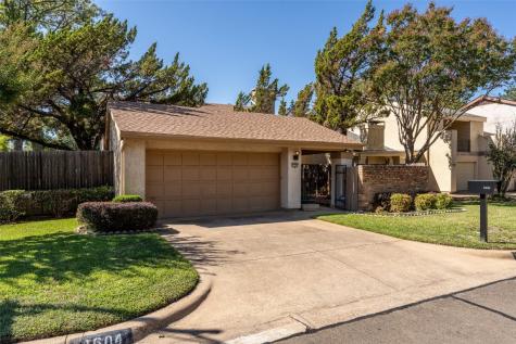 1604 Hawthorne Drive Arlington TX 76012