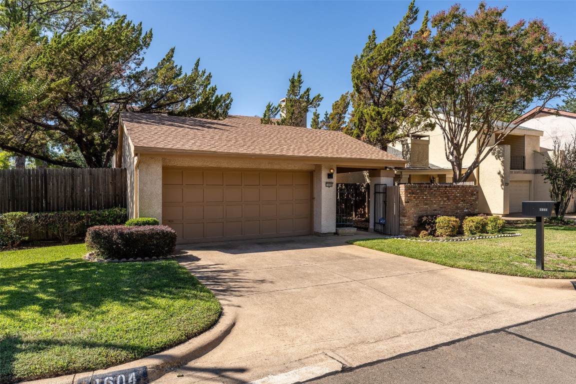 1604 Hawthorne Drive Arlington TX 76012