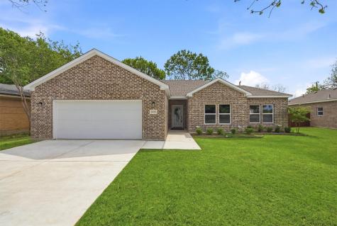 1015 Holiday Sherman TX 75090