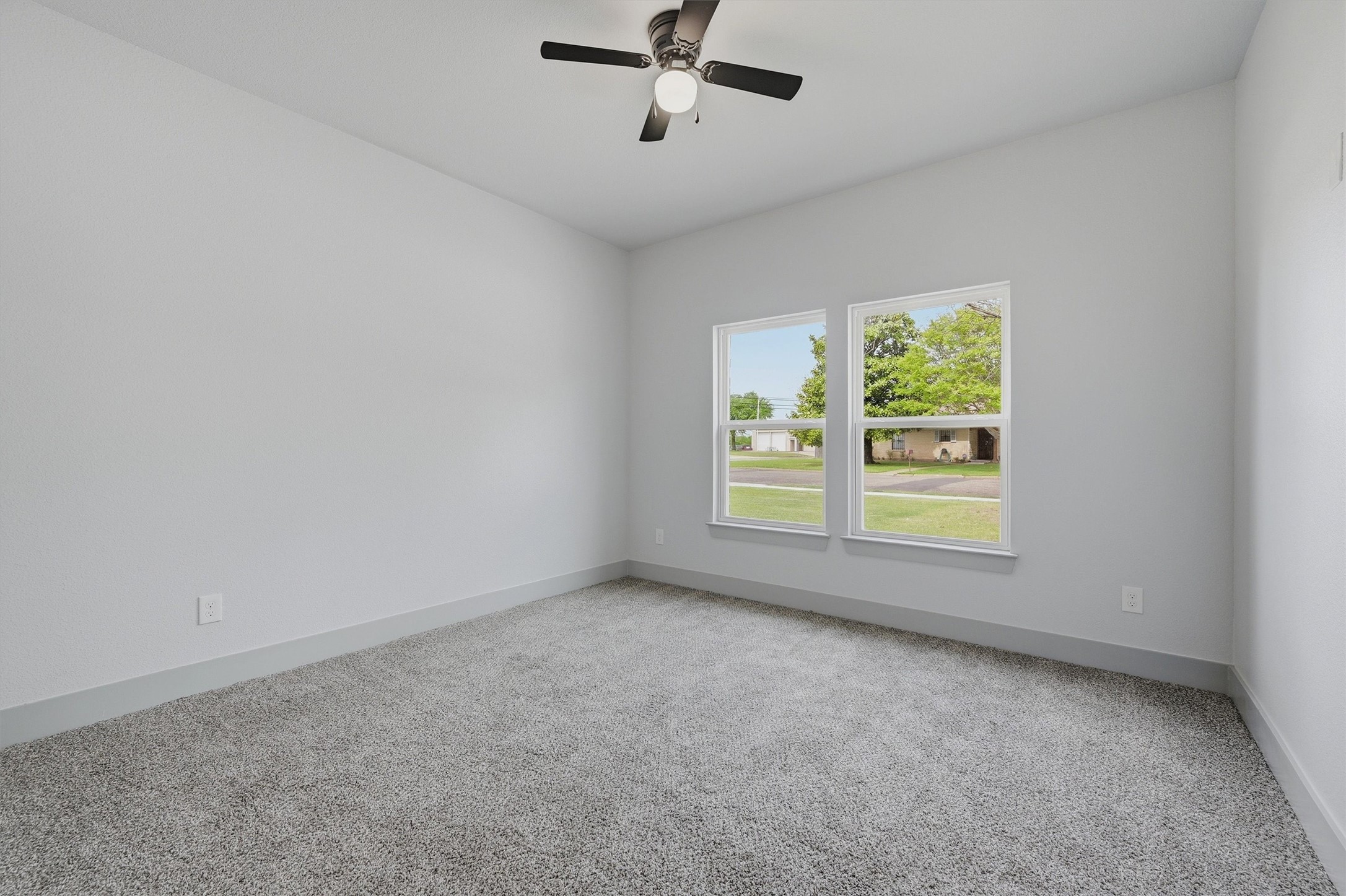 1015 Holiday Sherman TX 75090